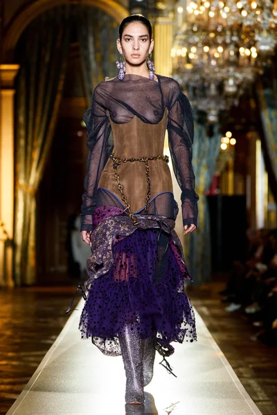 Look 48